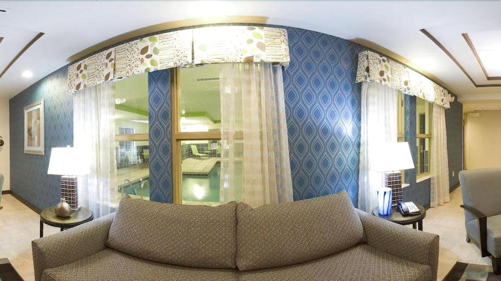 Holiday Inn Express Hotel & Suites Newport South By Ihg Dış mekan fotoğraf