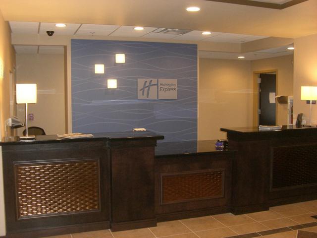 Holiday Inn Express Hotel & Suites Newport South By Ihg Dış mekan fotoğraf