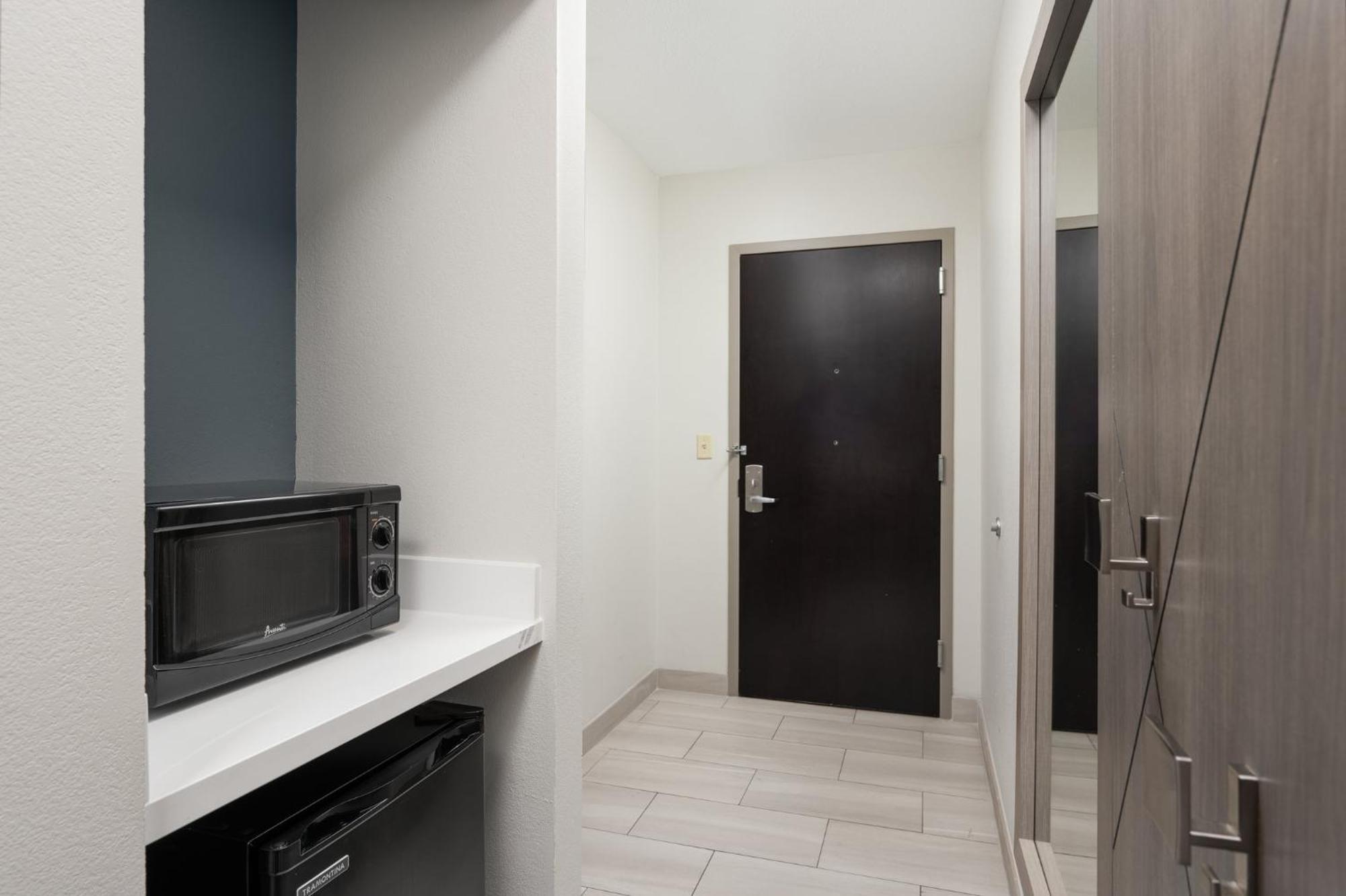 Holiday Inn Express Hotel & Suites Newport South By Ihg Dış mekan fotoğraf