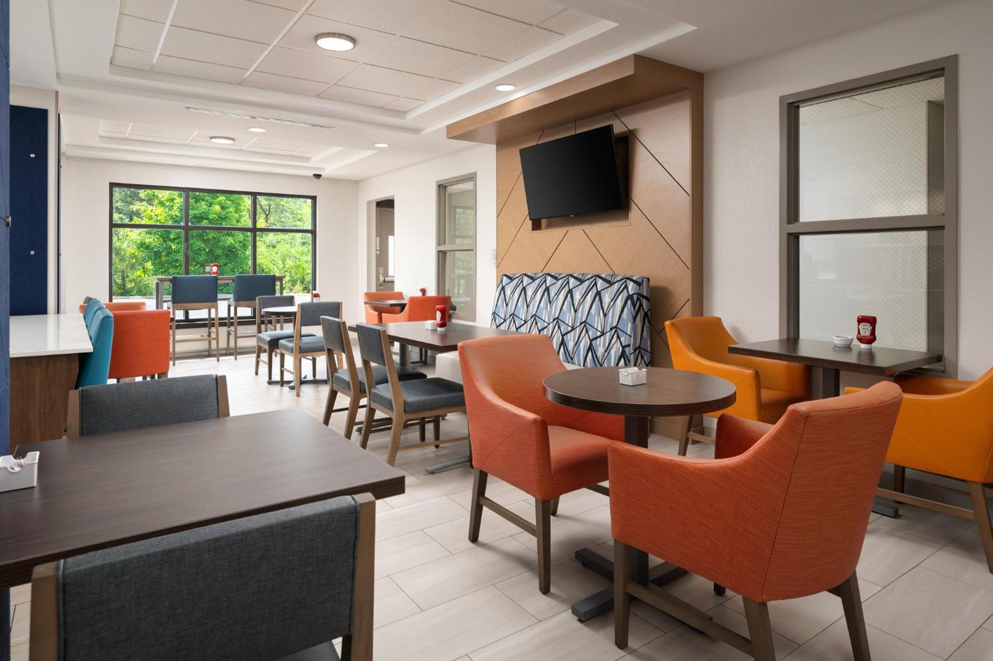 Holiday Inn Express Hotel & Suites Newport South By Ihg Dış mekan fotoğraf
