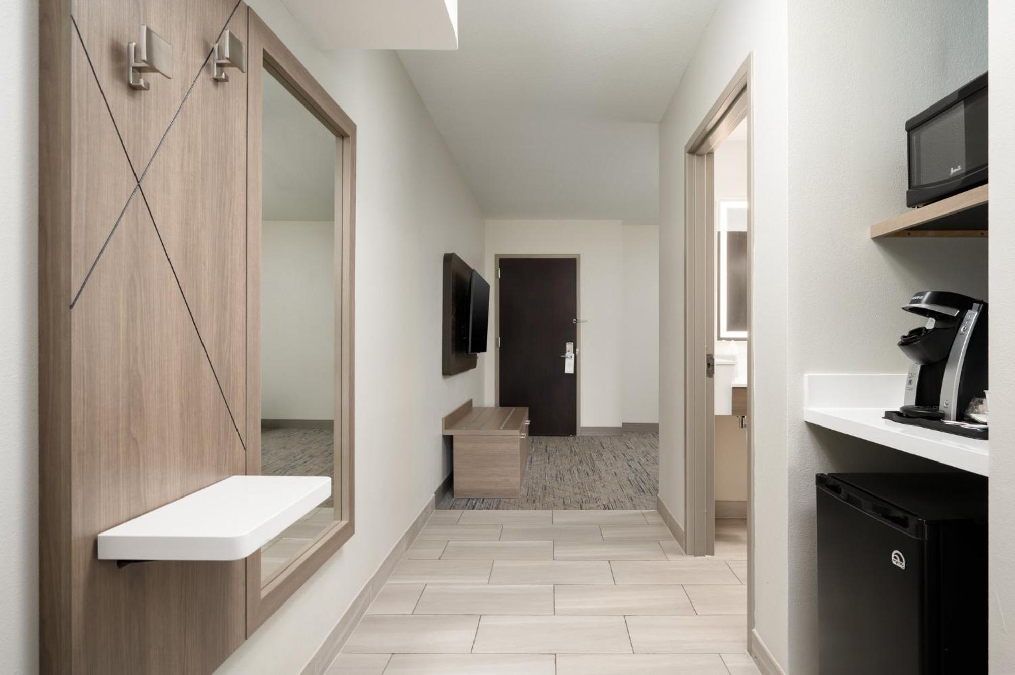 Holiday Inn Express Hotel & Suites Newport South By Ihg Dış mekan fotoğraf