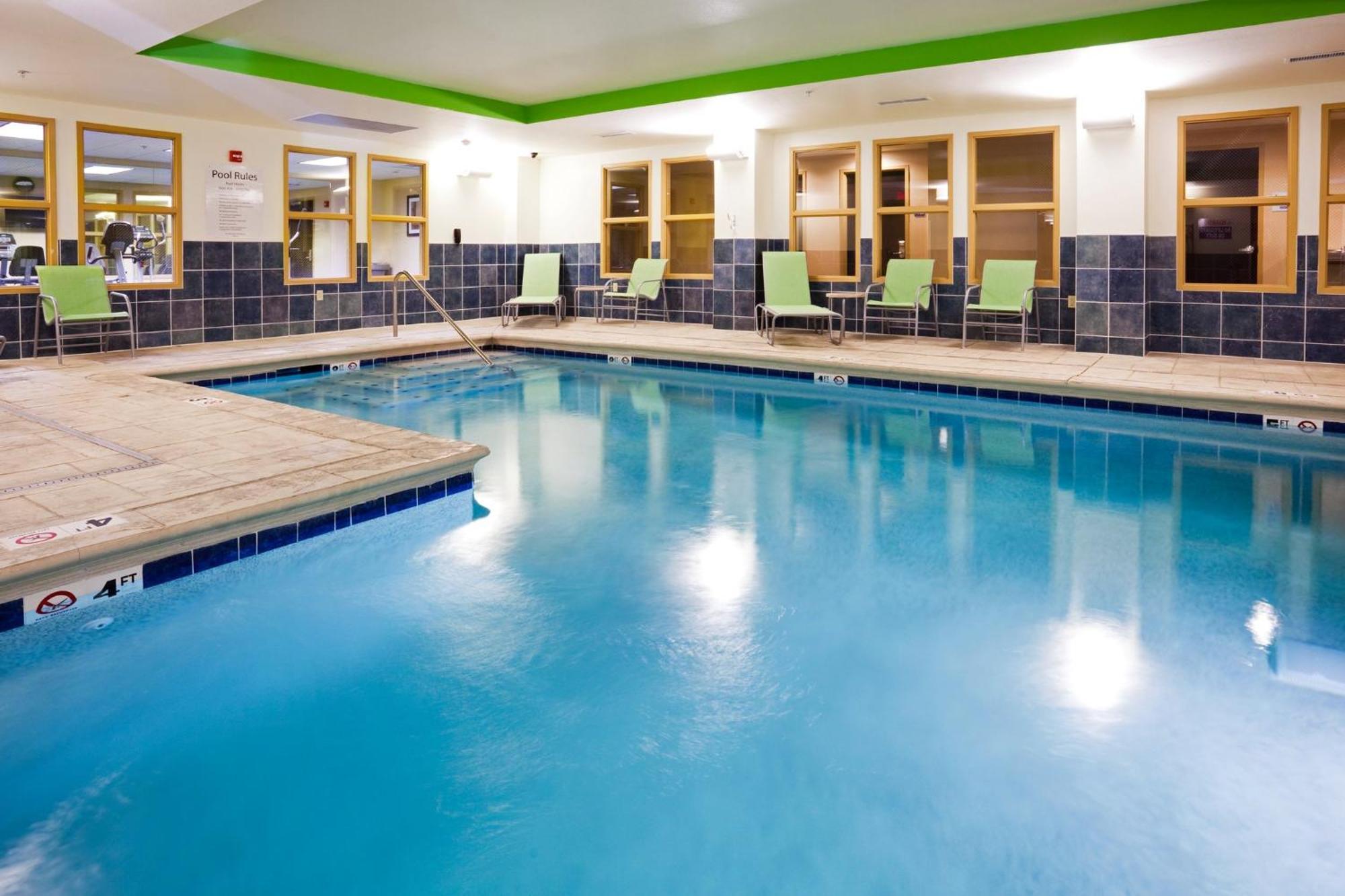 Holiday Inn Express Hotel & Suites Newport South By Ihg Dış mekan fotoğraf